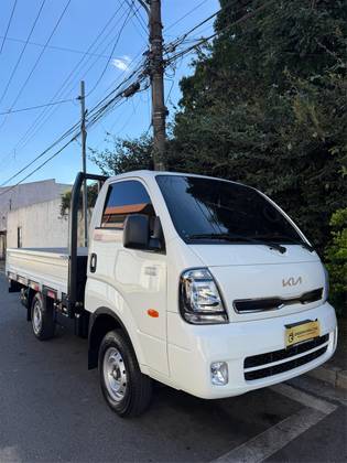 KIA BONGO 2.5 TD DIESEL STD CS 4x4 MANUAL KIA BONGO 2.5 TD DIESEL STD CS 4x4 MANUAL